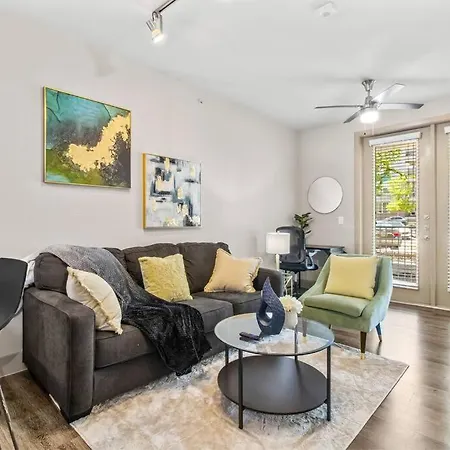 Charming 1Br Oasis Kingbed Freeparking Wi-Fi Apartment